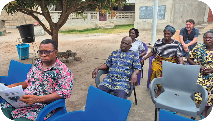 La population d'Agotime-Adakpa suivant la projection d'images